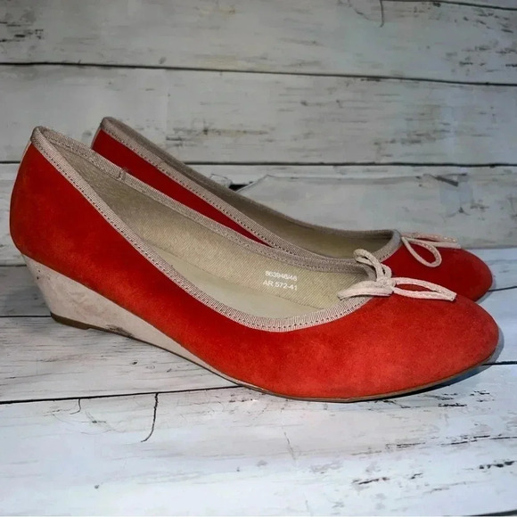 Boden Red Ballerina Wedge Suede Bow Size 41 U.S.9.5 pink - Picture 1 of 6
